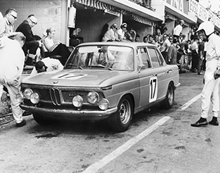 Historia BMW Auto Club.